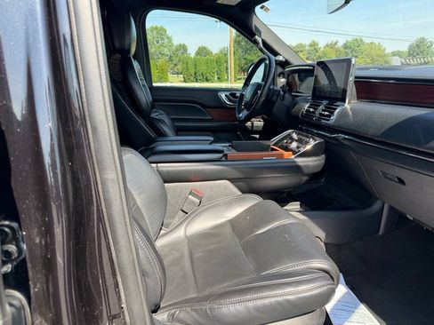 Used 2019 Lincoln Navigator L Reserve AWD/4WD image 8