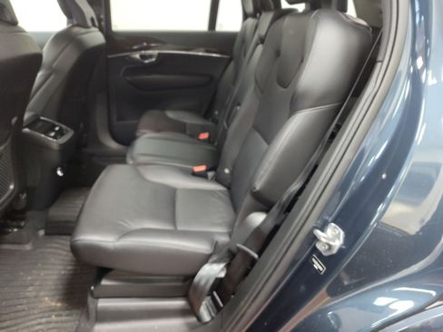 Used 2019 Volvo XC90 T6 Momentum w/ Protection Package Premier image 12