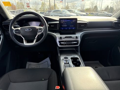 Certified 2023 Ford Explorer XLT w/ Class IV Trailer Tow Package image 22