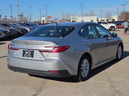 Used 2025 Toyota Camry Hybrid image 5