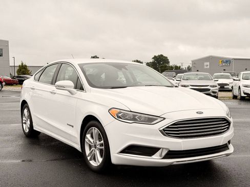 Used 2018 Ford Fusion SE w/ Equipment Group 602A FWD image 5