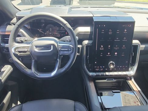 Used 2026 GMC Yukon Denali w/ Sun & Power Step Package AWD/4WD image 11