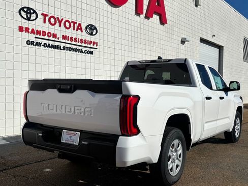 New 2025 Toyota Tundra SR image 4