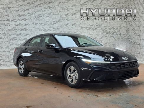 New 2026 Hyundai Elantra SE image 1