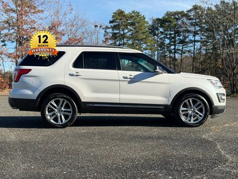 Used 2017 Ford Explorer XLT w/ Equipment Group 202A image 58
