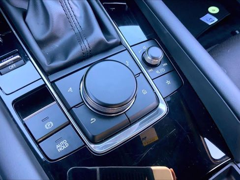 Used 2024 MAZDA MAZDA3 Hatchback w/Premium Plus Pkg image 31