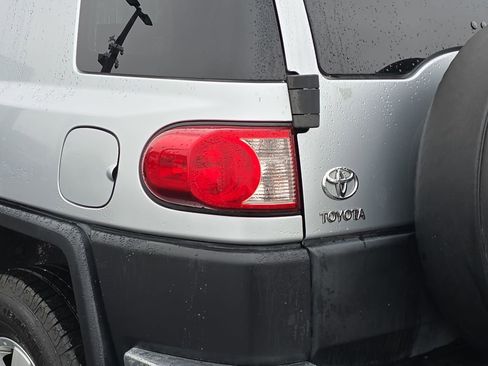 Used 2007 Toyota FJ Cruiser 2WD image 37