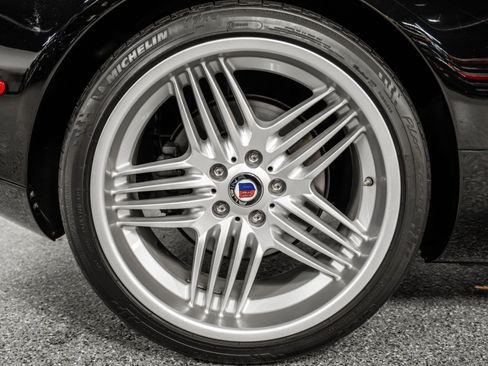 Used 2003 BMW Z8 RWD image 33