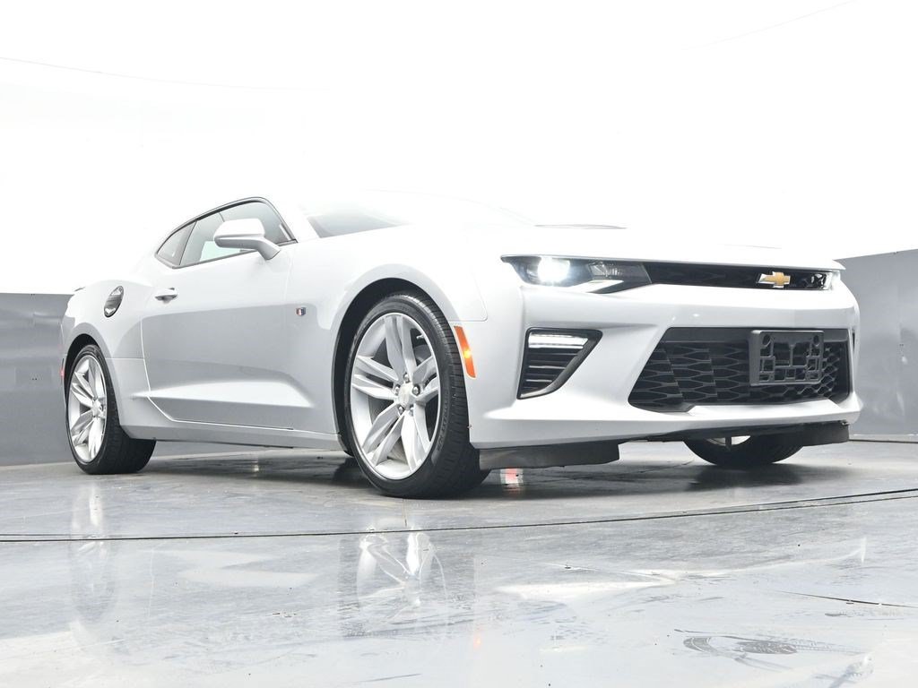 Used 2018 Chevrolet Camaro SS RWD image 28