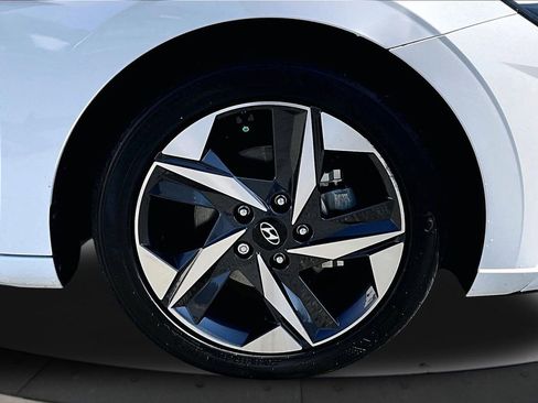 Used 2023 Hyundai Elantra Limited image 33