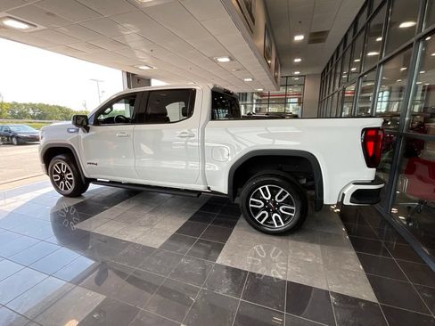 Used 2021 GMC Sierra 1500 AT4 w/ AT4 Preferred Package AWD/4WD image 4