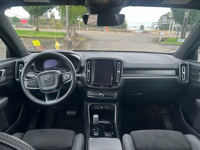 Used 2023 Volvo C40 P8 Recharge Ultimate AWD/4WD image 14