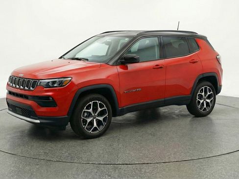Used 2025 Jeep Compass Limited image 3