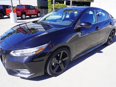 Used 2022 Nissan Sentra SR w/ Midnight Edition image 5