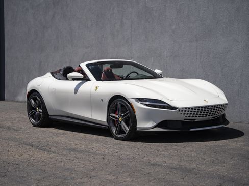 Used 2026 Ferrari Roma Spider RWD image 7