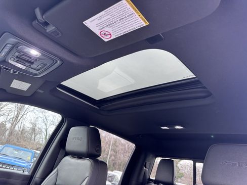 Used 2021 GMC Sierra 2500 AT4 w/ AT4 Premium Plus Package image 12