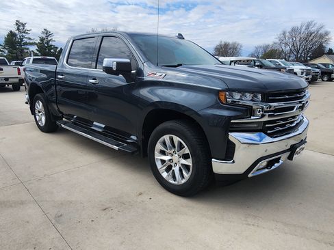 Used 2019 Chevrolet Silverado 1500 LTZ w/ LTZ Premium Package image 3