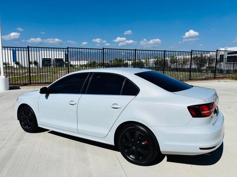 Used 2017 Volkswagen Jetta S image 6