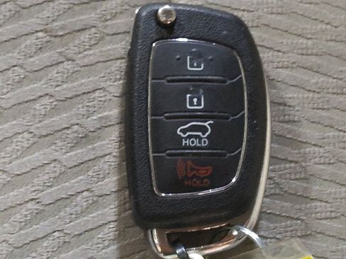 Used 2018 Hyundai Santa Fe Sport FWD image 32