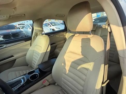 Used 2013 Ford Fusion SE FWD image 7