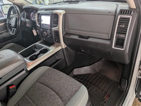 Used 2019 RAM 1500 Classic SLT w/ SLT Plus D←cor Group AWD/4WD image 19