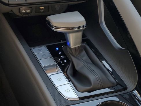 Certified 2025 Hyundai Elantra SEL image 22