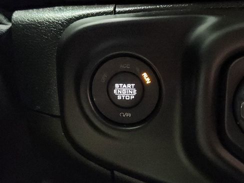 Used 2021 Jeep Wrangler Sport S image 40