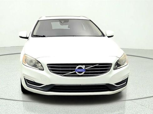Used 2015 Volvo V60 T5 Premier FWD image 2