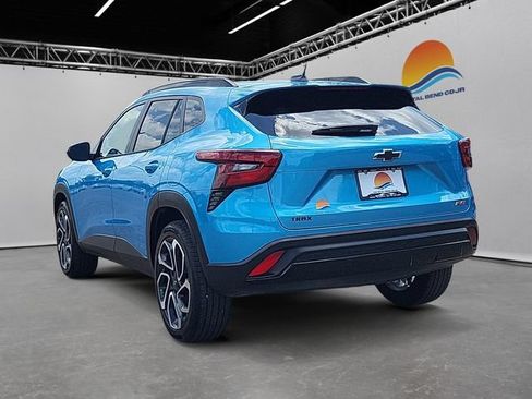 Used 2026 Chevrolet Trax RS w/ Sunroof Package FWD image 7