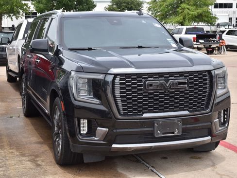 Used 2023 GMC Yukon XL Denali Ultimate w/ LPO, Floor Liner Package AWD/4WD image 4