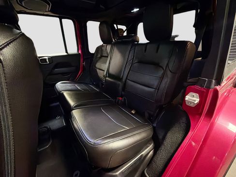 Used 2022 Jeep Wrangler Sahara image 27
