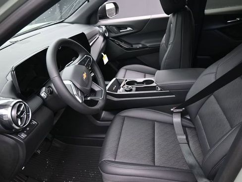 New 2026 Chevrolet Equinox LT w/ Convenience Package II image 8