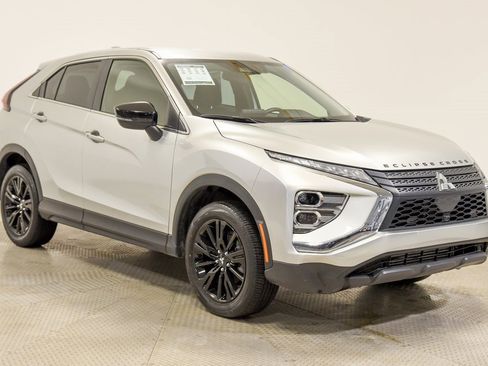 Used 2024 Mitsubishi Eclipse Cross LE image 6
