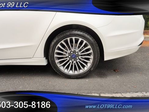 Used 2017 Ford Fusion SE w/ Fusion SE Technology Package FWD image 3