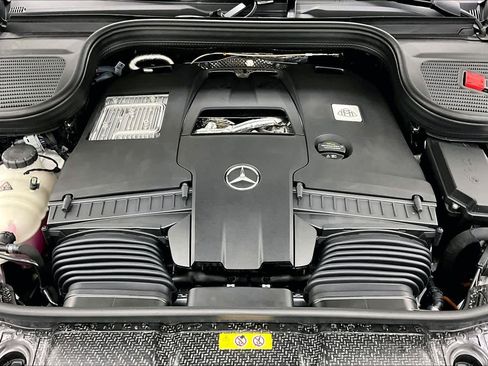 New 2026 Mercedes-Benz Maybach GLS 600 4MATIC image 16