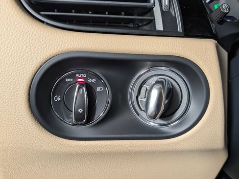 New 2026 Porsche Macan image 35