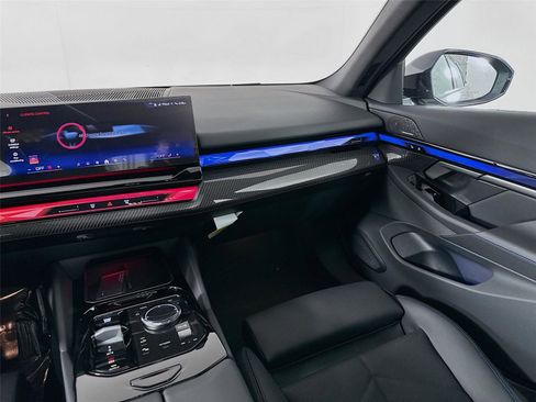 New 2026 BMW 550e xDrive 550e xDrive image 25