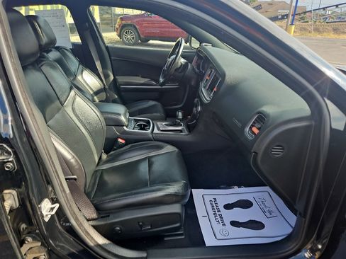 Used 2022 Dodge Charger SXT w/ Leather Interior Group image 12
