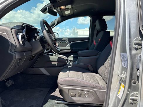 Used 2026 Chevrolet Colorado Z71 AWD/4WD image 13