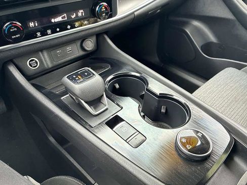 Certified 2023 Nissan Rogue SV image 31