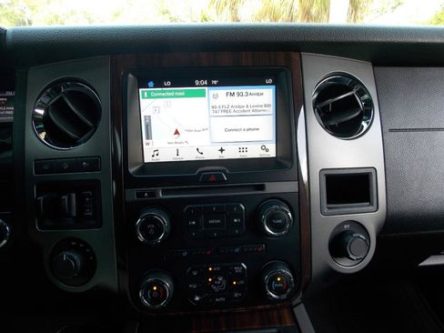 Used 2016 Ford Expedition EL Platinum image 14