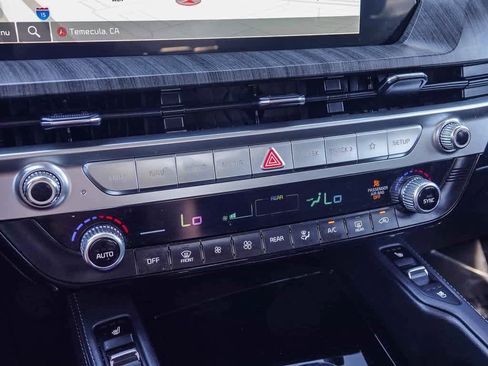 Used 2023 Kia Telluride EX w/ EX Captain's Chair Package image 21