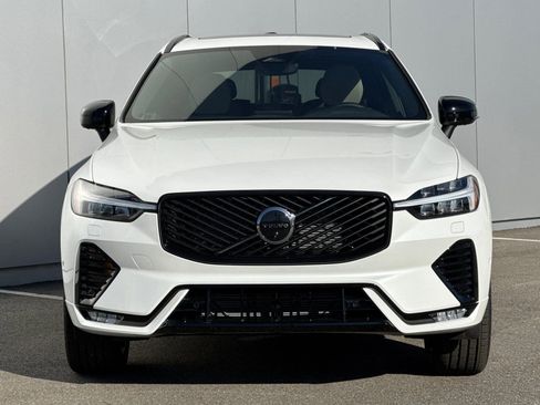 New 2026 Volvo XC60 B5 Plus w/ Climate Package PRO AWD/4WD image 8