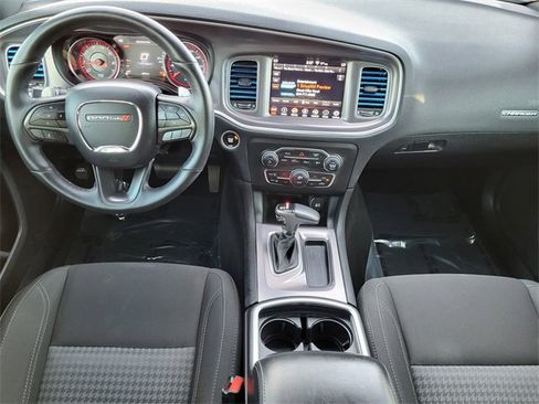 Used 2019 Dodge Charger SXT w/ Driver Confidence Group image 15