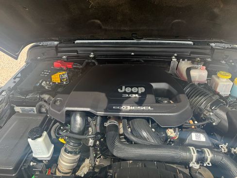 Used 2022 Jeep Gladiator Rubicon w/ LED Lighting Group AWD/4WD image 25