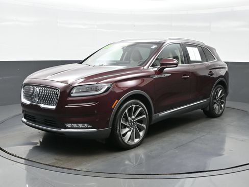 Used 2023 Lincoln Nautilus Reserve w/ Equipment Group 202A AWD/4WD image 2