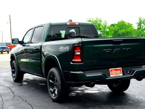 New 2026 RAM 1500 4x4 Crew Cab image 8
