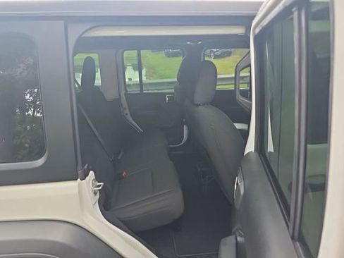 Used 2023 Jeep Wrangler Unlimited Sport AWD/4WD image 15