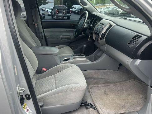 Used 2010 Toyota Tacoma PreRunner RWD image 13