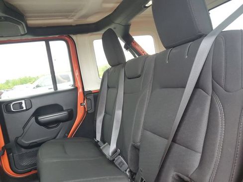 Used 2018 Jeep Wrangler Unlimited Sport S AWD/4WD image 30